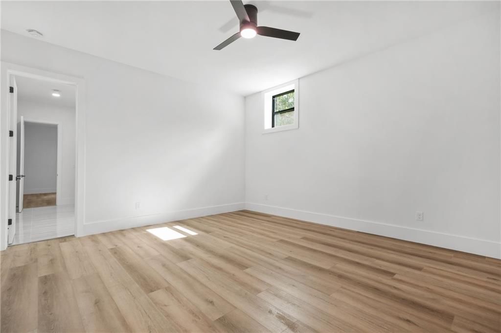 Image 27 of property listing at 5175 Cascade Road, Atlanta, GA 30331