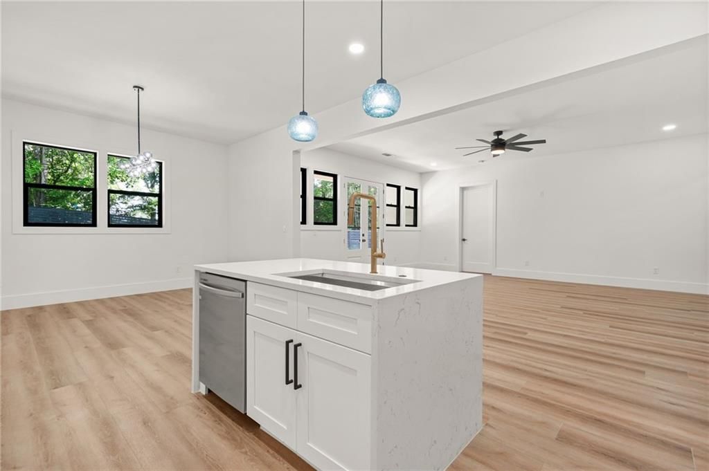 Image 38 of property listing at 5175 Cascade Road, Atlanta, GA 30331