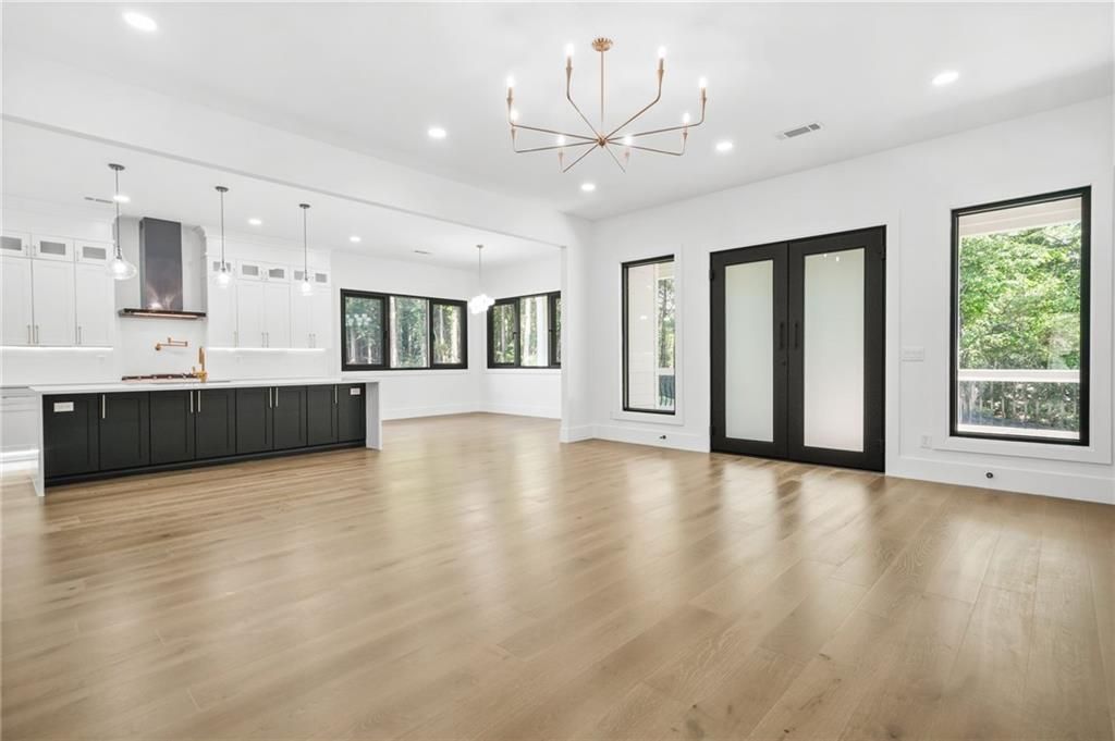 Image 5 of property listing at 5175 Cascade Road, Atlanta, GA 30331