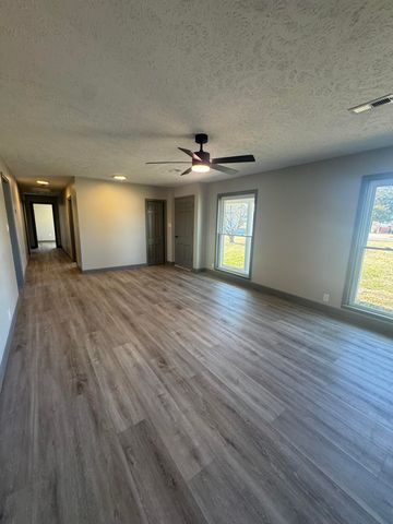 234 Main Street, Russell Springs, KY 42642