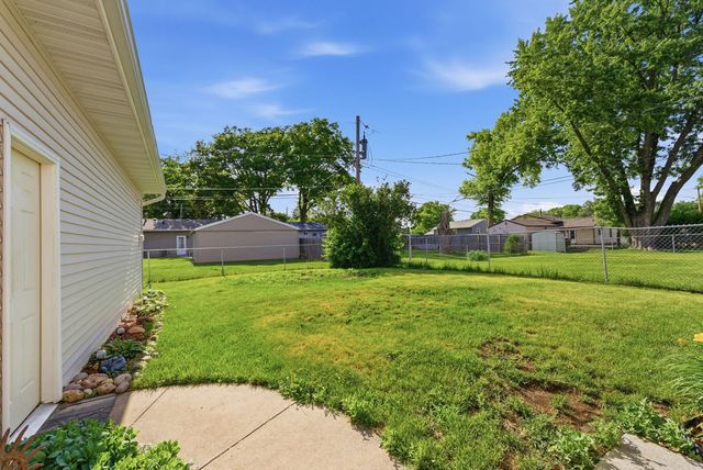 2124 N Gayman Avenue, Davenport, IA 52804
