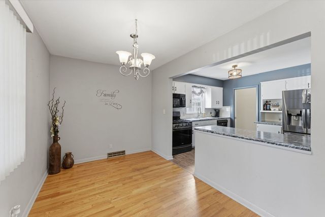 2124 N Gayman Avenue, Davenport, IA 52804