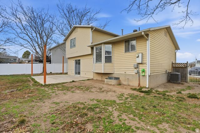 6758 S BLUE FLOWER CT, West Jordan, UT 84081