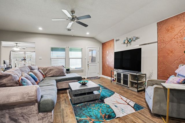 1221 Windsong Drive, Cedar Hill, TX 75104