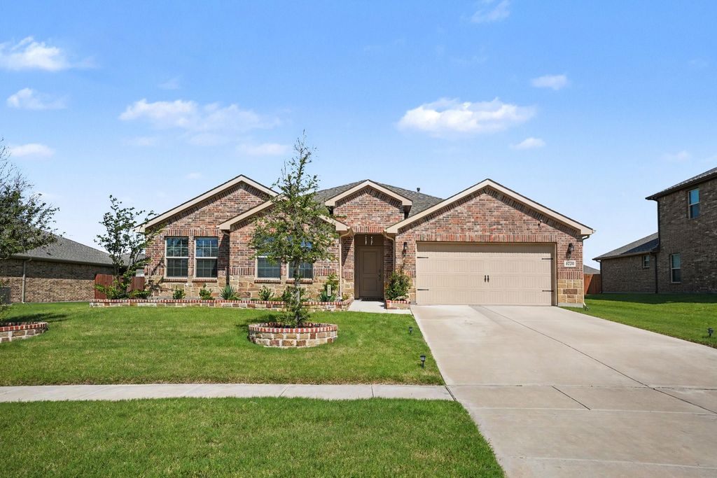 1221 Windsong Drive, Cedar Hill, TX 75104