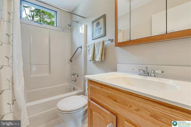 8495 BUMBLE BEE WAY, Tobyhanna, PA 18466