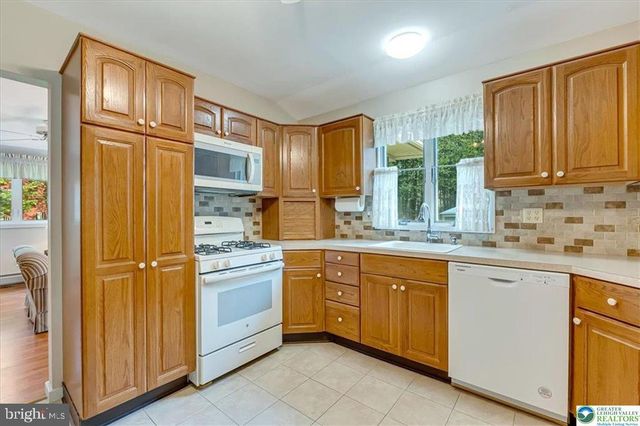 8495 BUMBLE BEE WAY, Tobyhanna, PA 18466