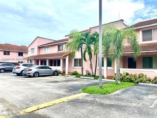8025 Lake Drive 204, Doral, FL 33166