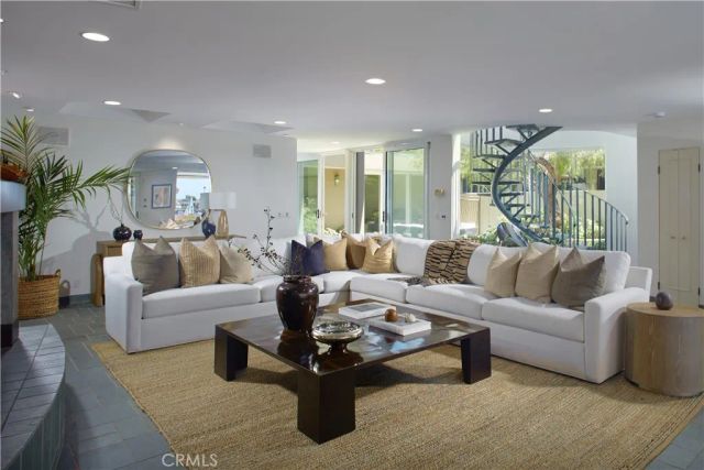 2027 Bayside Drive, Corona Del Mar, CA 92625