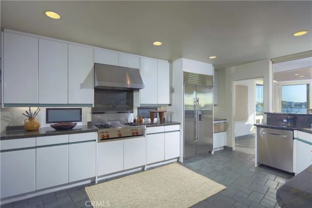 2027 Bayside Drive, Corona Del Mar, CA 92625
