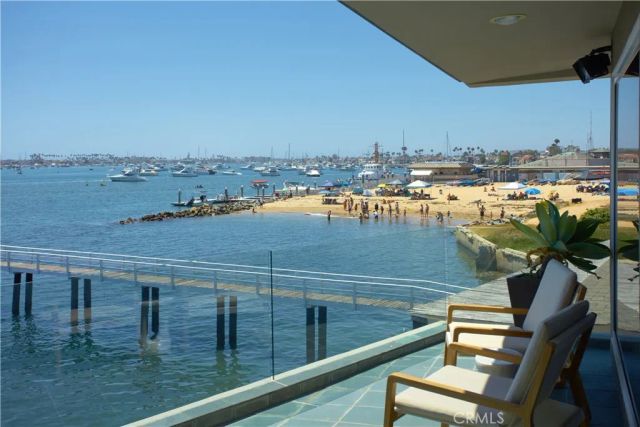 2027 Bayside Drive, Corona Del Mar, CA 92625