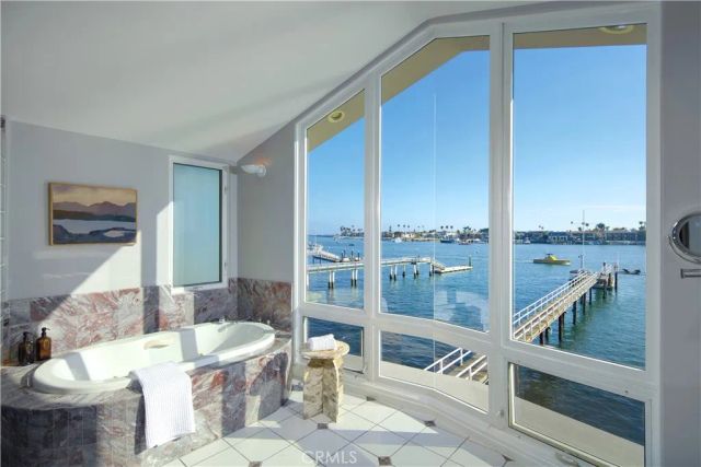 2027 Bayside Drive, Corona Del Mar, CA 92625