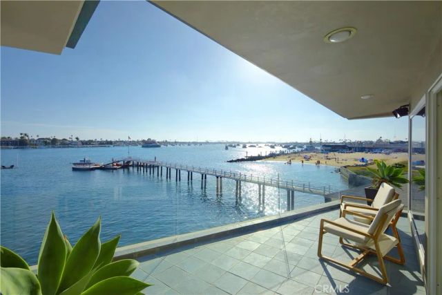 2027 Bayside Drive, Corona Del Mar, CA 92625