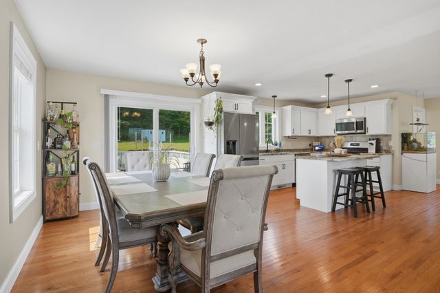 176 Oakham Road, Barre, MA 01005