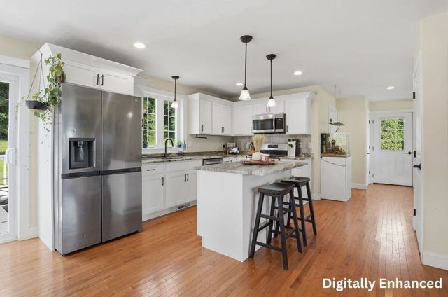 176 Oakham Road, Barre, MA 01005