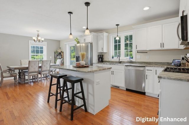 176 Oakham Road, Barre, MA 01005