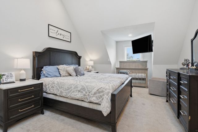 176 Oakham Road, Barre, MA 01005