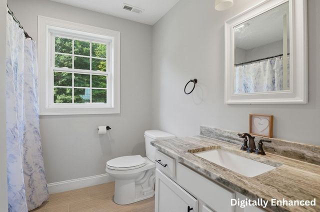 176 Oakham Road, Barre, MA 01005