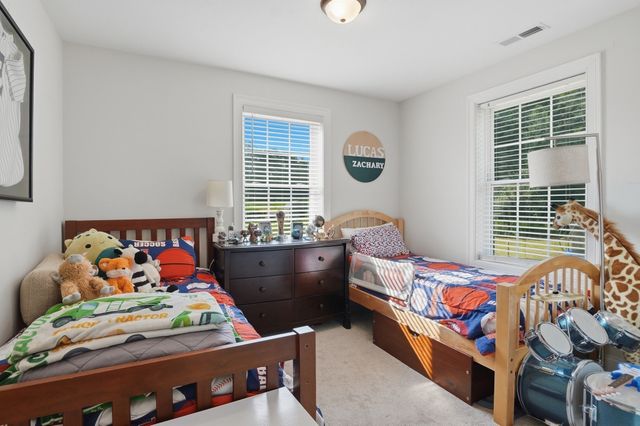 176 Oakham Road, Barre, MA 01005
