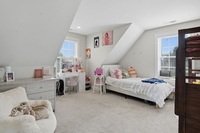 176 Oakham Road, Barre, MA 01005