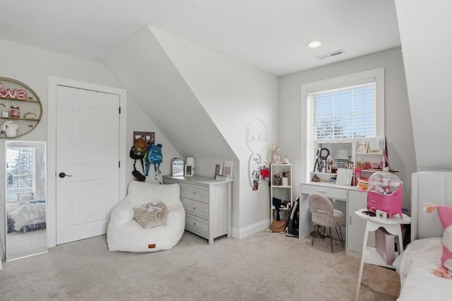 176 Oakham Road, Barre, MA 01005
