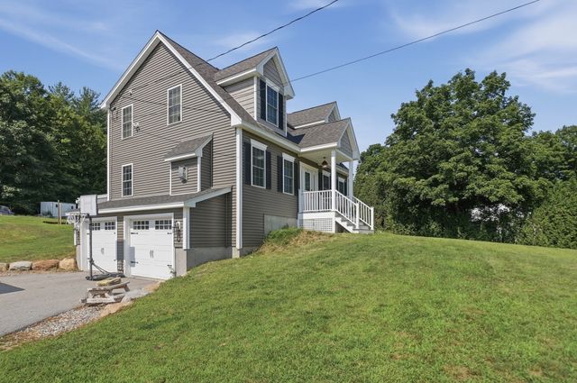 176 Oakham Road, Barre, MA 01005