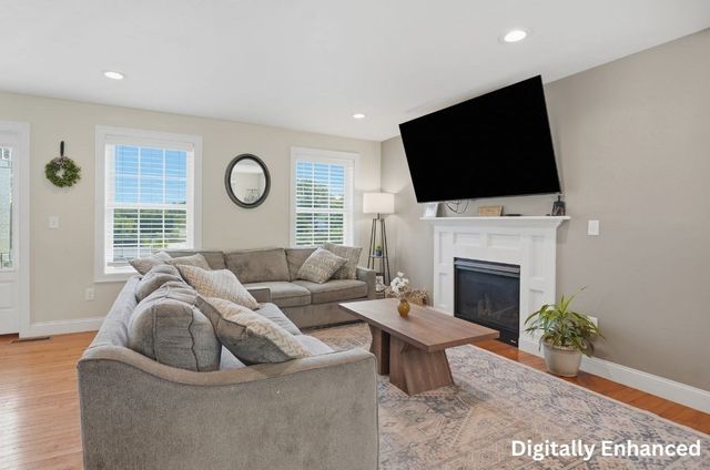 176 Oakham Road, Barre, MA 01005