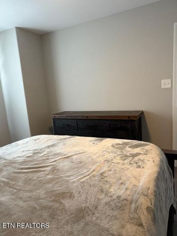 5918 Knox Hill Way, Knoxville, TN 37912
