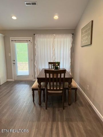 5918 Knox Hill Way, Knoxville, TN 37912