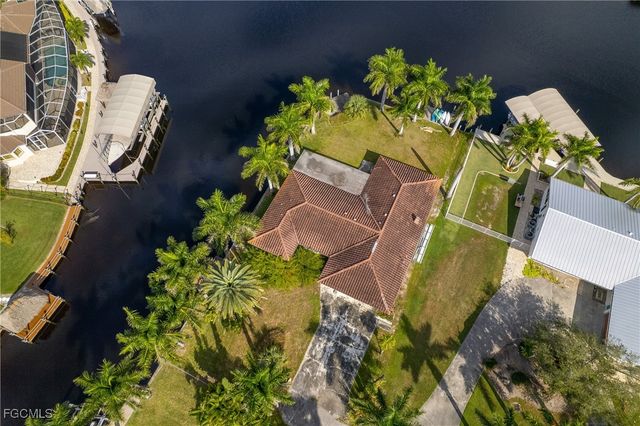 111 SW 49th TER, Cape Coral, FL 33914