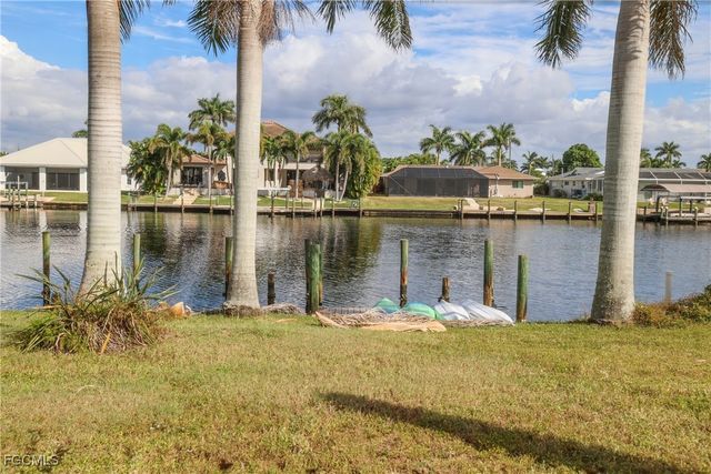 111 SW 49th TER, Cape Coral, FL 33914