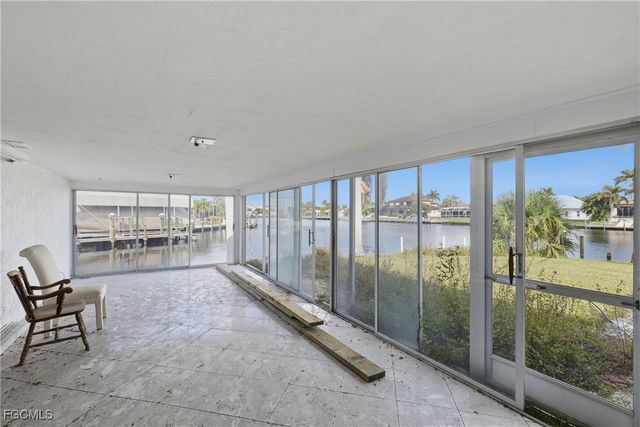 111 SW 49th TER, Cape Coral, FL 33914