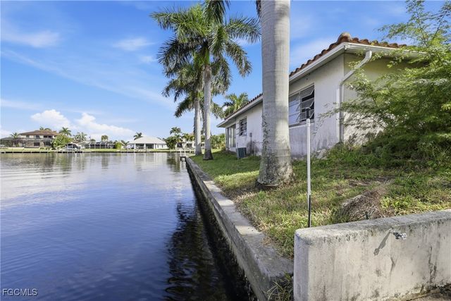 111 SW 49th TER, Cape Coral, FL 33914