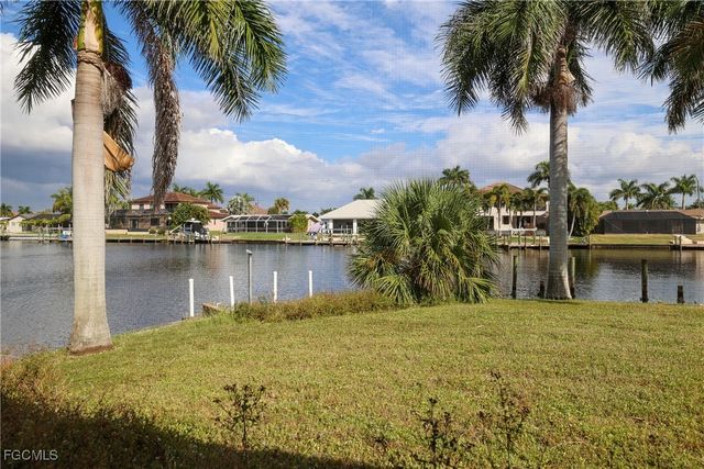 111 SW 49th TER, Cape Coral, FL 33914