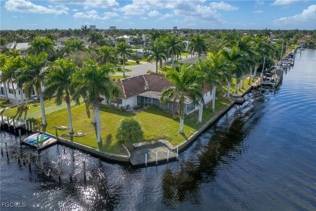 111 SW 49th TER, Cape Coral, FL 33914