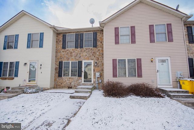 11 COLOSSIANS CT, Inwood, WV 25428