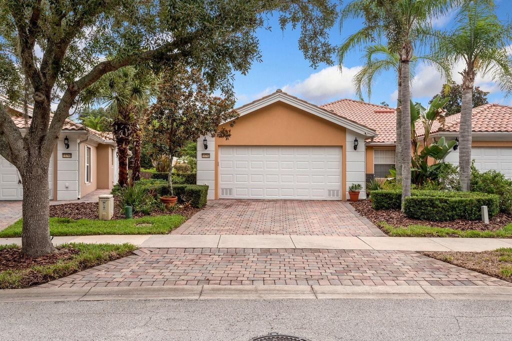 Image 2 of property listing at 11740 ASTILBE DRIVE, Orlando, FL 32827