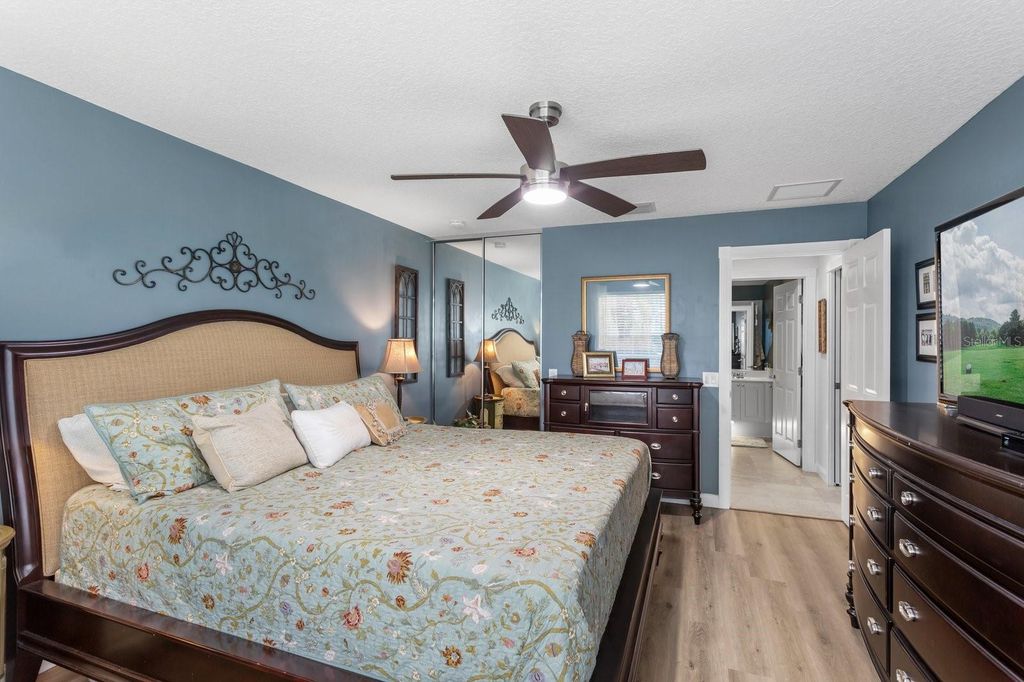 Image 18 of property listing at 11740 ASTILBE DRIVE, Orlando, FL 32827