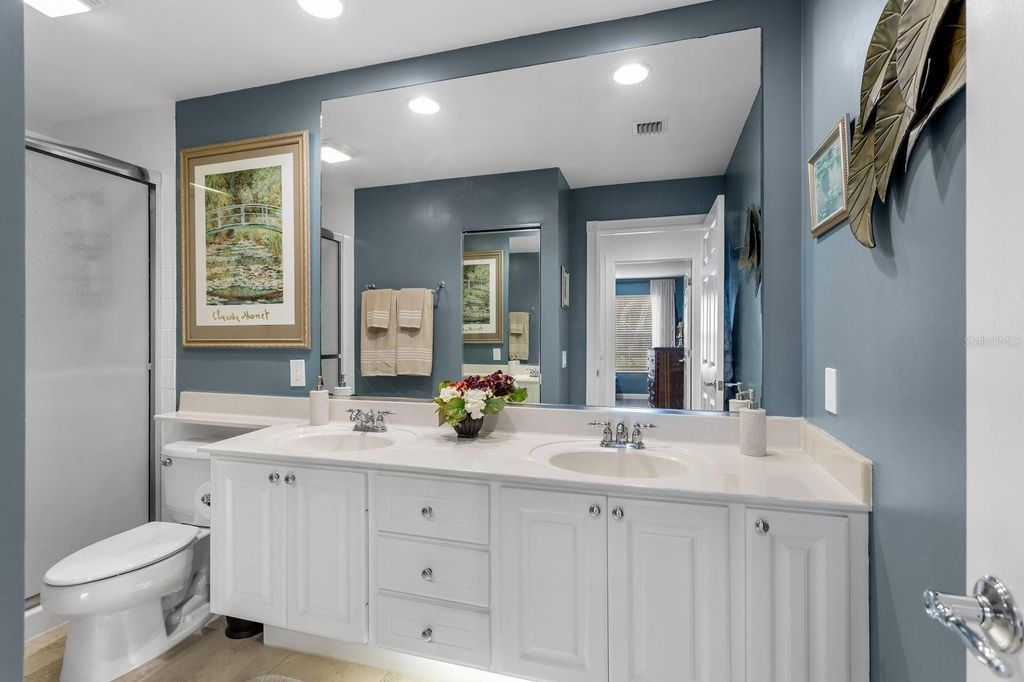 Image 19 of property listing at 11740 ASTILBE DRIVE, Orlando, FL 32827