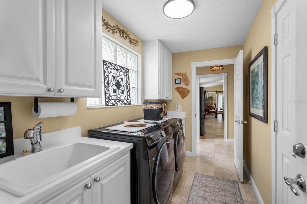 Image 24 of property listing at 11740 ASTILBE DRIVE, Orlando, FL 32827
