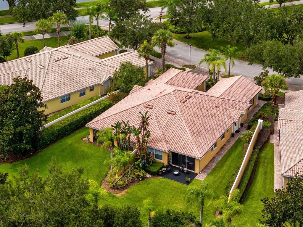 Image 29 of property listing at 11740 ASTILBE DRIVE, Orlando, FL 32827