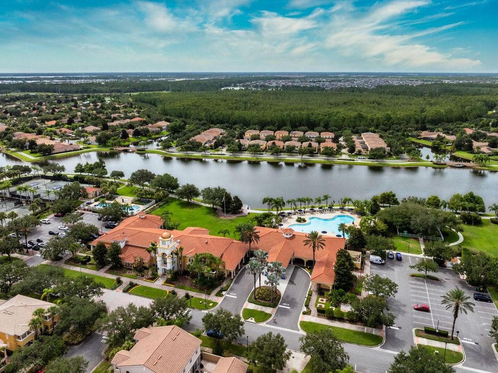Image 33 of property listing at 11740 ASTILBE DRIVE, Orlando, FL 32827