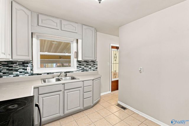 3216 Fairacres Road SW, Huntsville, AL 35805