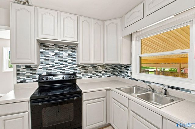 3216 Fairacres Road SW, Huntsville, AL 35805