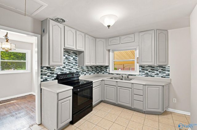 3216 Fairacres Road SW, Huntsville, AL 35805