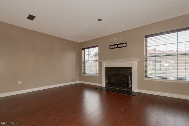 220 Fox Hollow Drive 212, Mayfield Heights, OH 44124