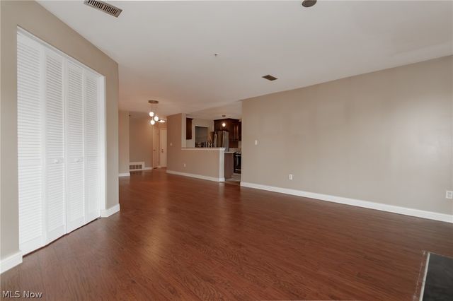 220 Fox Hollow Drive 212, Mayfield Heights, OH 44124