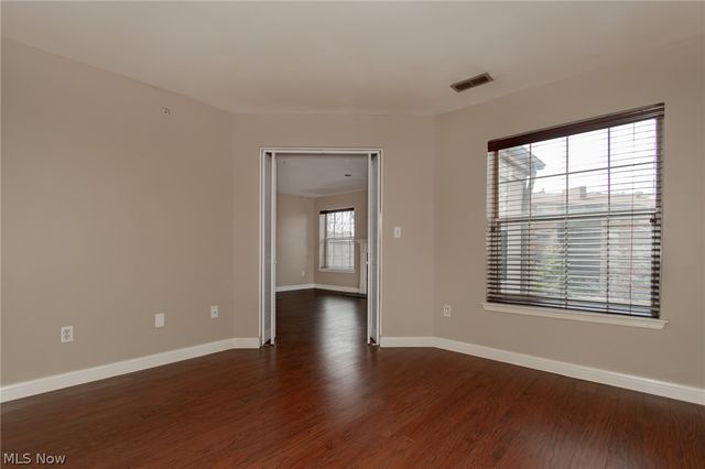 220 Fox Hollow Drive 212, Mayfield Heights, OH 44124