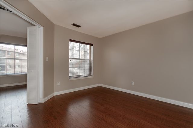 220 Fox Hollow Drive 212, Mayfield Heights, OH 44124