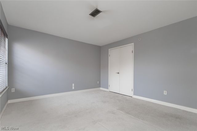 220 Fox Hollow Drive 212, Mayfield Heights, OH 44124